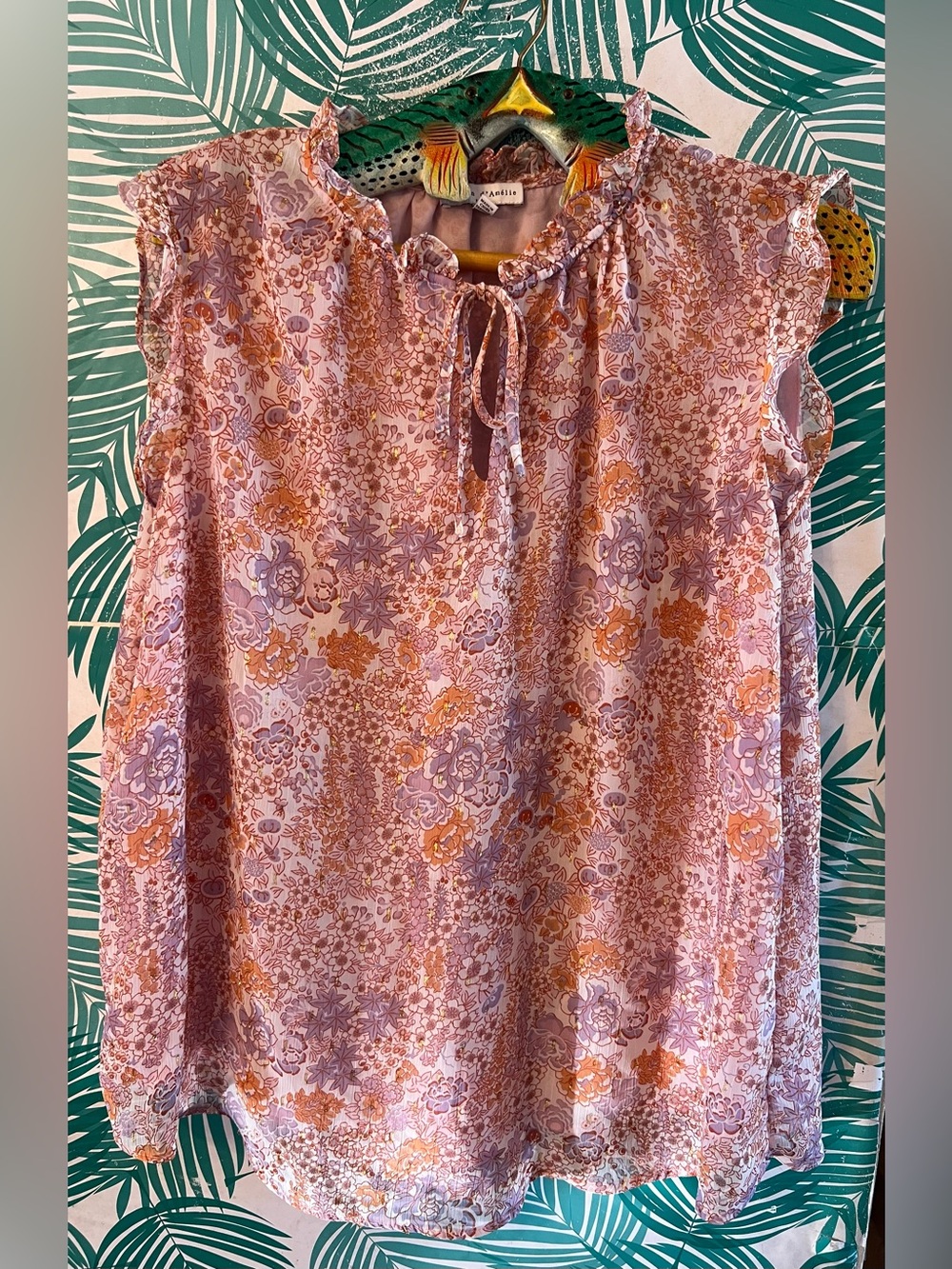 Maison d’Amelie Lavender Floral Sleeveless Tie-Neck Blouse w/ gold shimmer XL